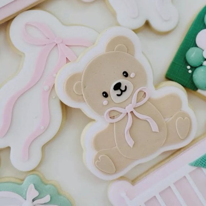 Boss Embossers Sweet Sitting Bear with Bow String Stamp & Cutter