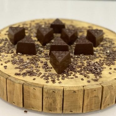 Detailed Triangle Bonbon Charm - 9 Cavity - Special Chocolate Mould