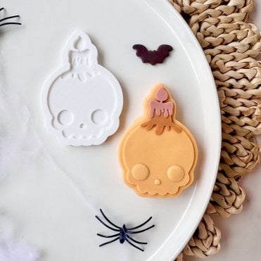 Flickering Skull Candle + Cookie Cutter