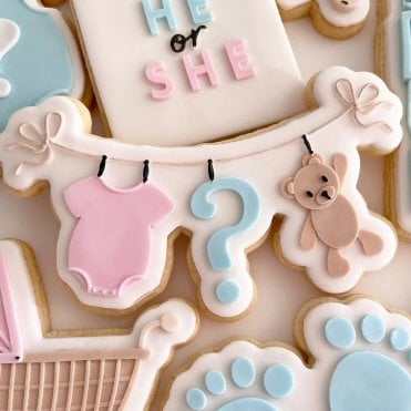 Gender Reveal Hanger with Onesie, Question Mark and Bear Stamp & Cutter