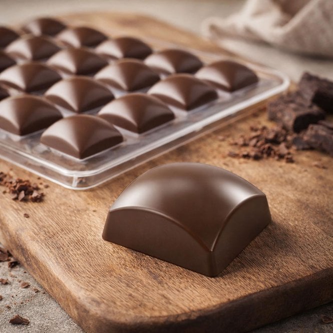 Implast Bulged Square Polycarbonate Chocolate Mould - 275 x 175 x 25mm - 28 Cavity