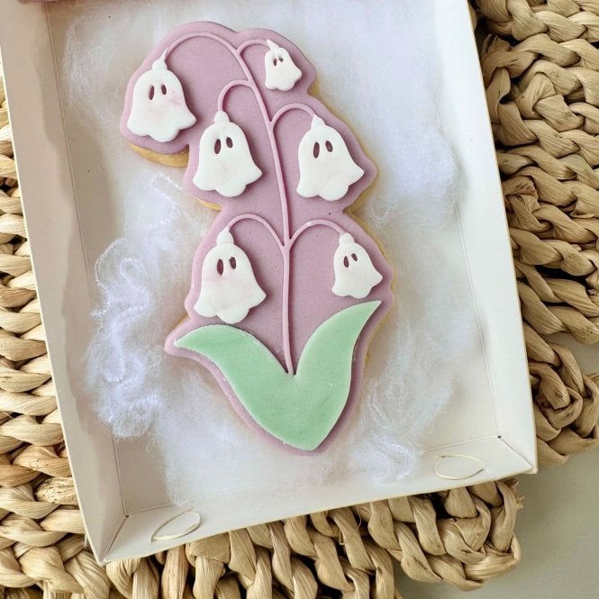 Oh My Cookie Ghostly Blooms + Cookie Cutter