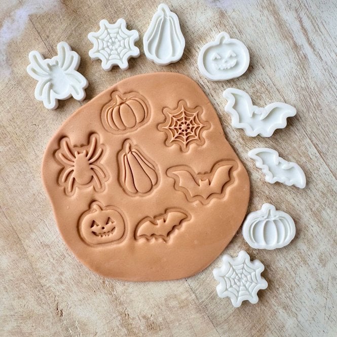 Oh My Cookie Xtra Mini Halloween Stamps: A Spooktacular Set - 7 Pieces + Cookie Cutter