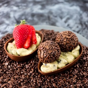 Smooth Egg with Thin Shell – 80g: Special Chocolate Mould