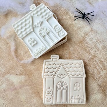 Spooky Haunted House + Cookie Cutter