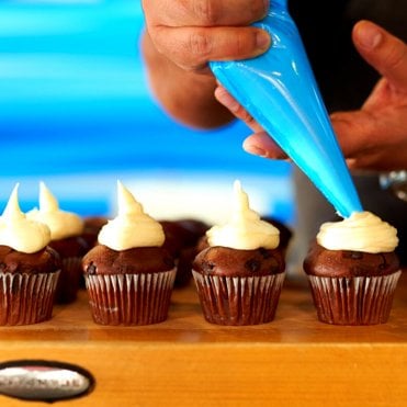 Ultra Disposable Non-Slip Blue Piping Bag - Pack of 72